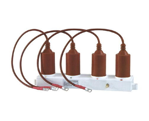 三相組合式電壓保護器